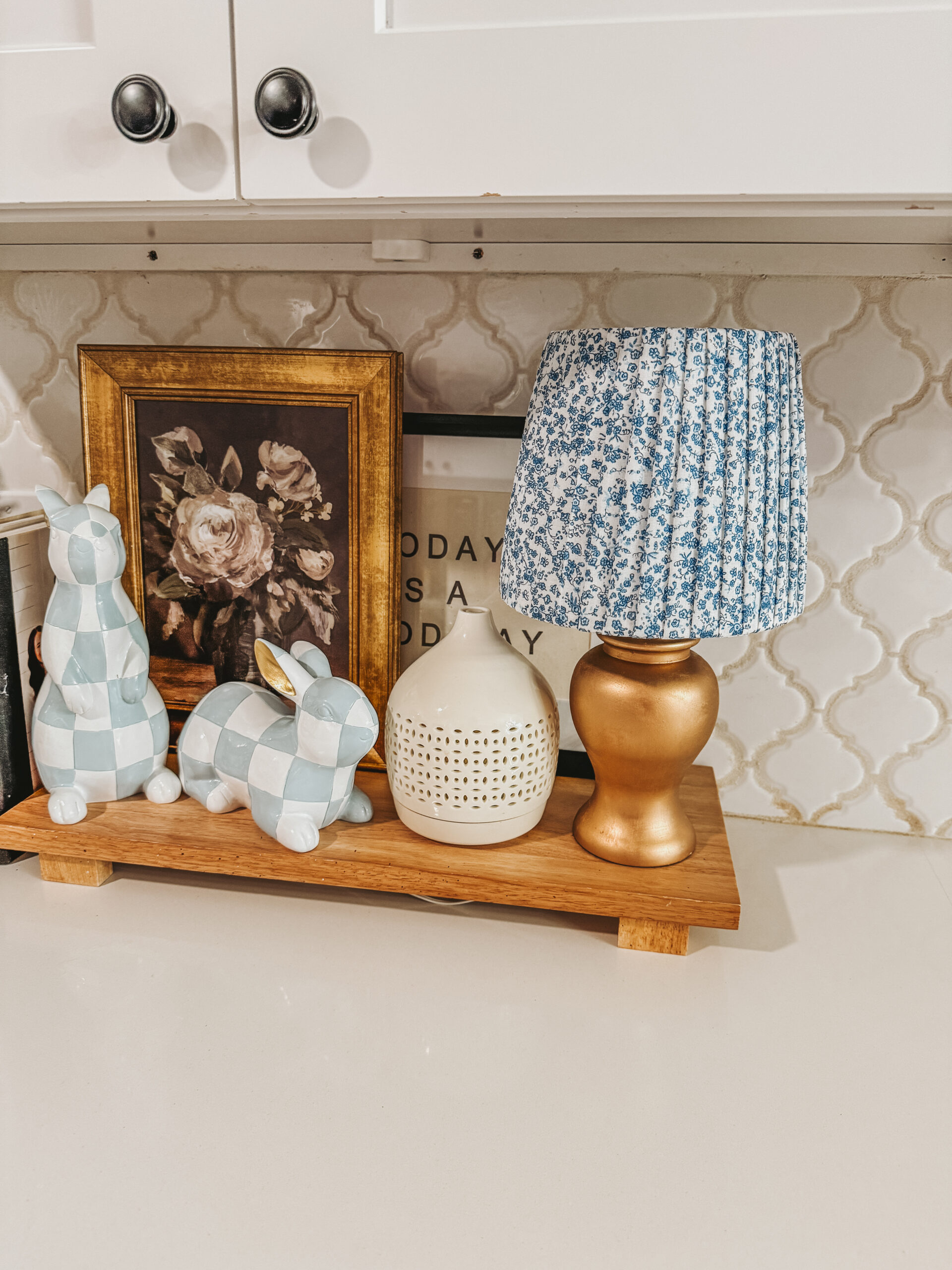 DIY PLEATED LAMP SHADE TUTORIAL