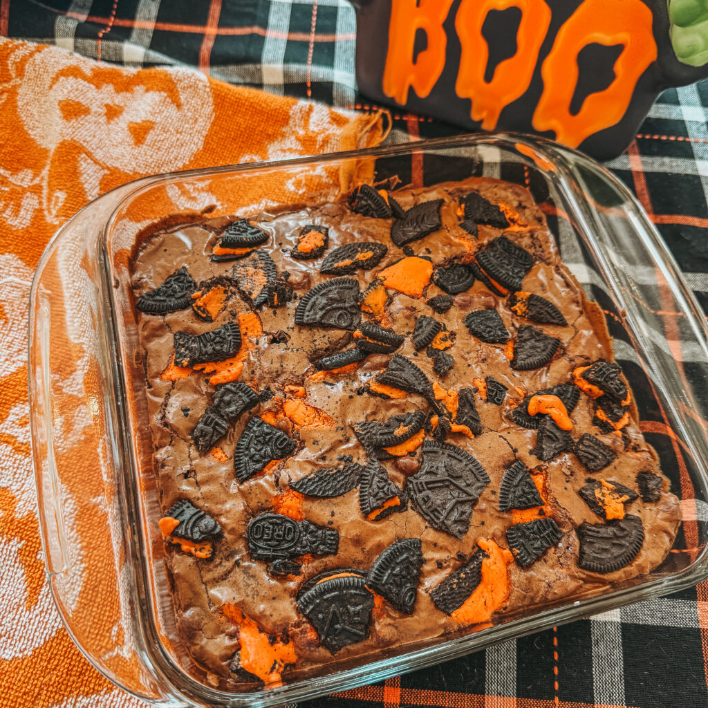 Spooky Halloween Oreo Brownies 🎃🍫🕷️