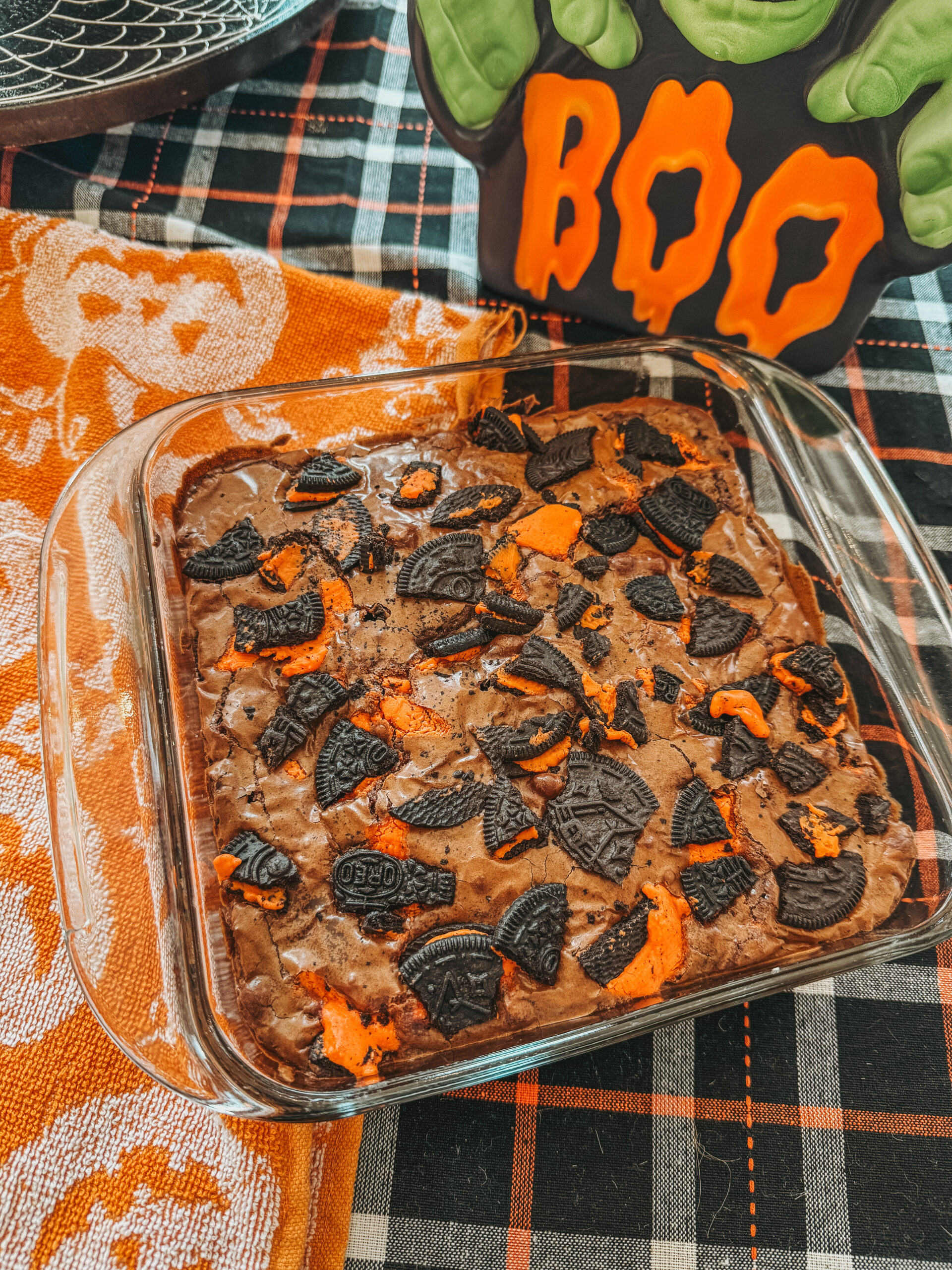 Brookies- Definition: Spooky Halloween Oreo Brownies 🎃🍫🕷️