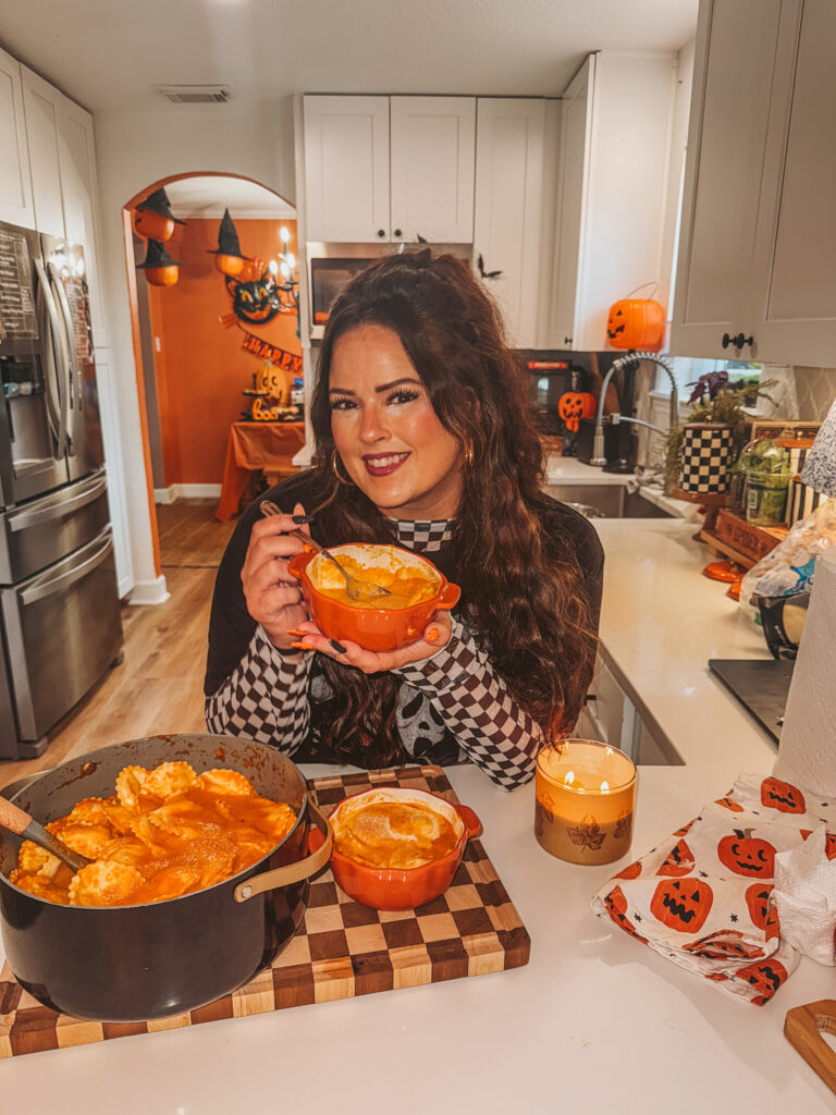 Soup-er Saturday: Creamy Roasted Red Pepper Ravioli Soup