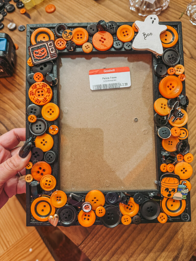 diy button frame thrifting Thursday