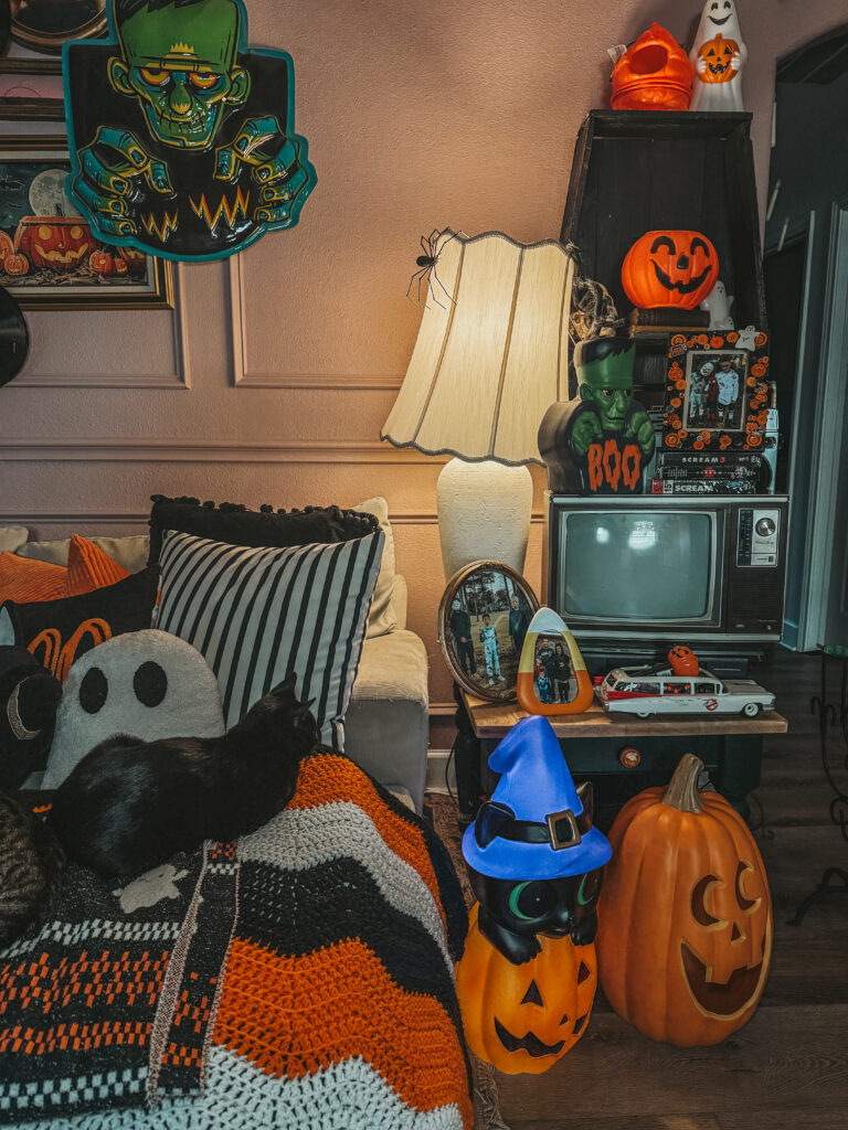 diy button frame thrifting Thursday