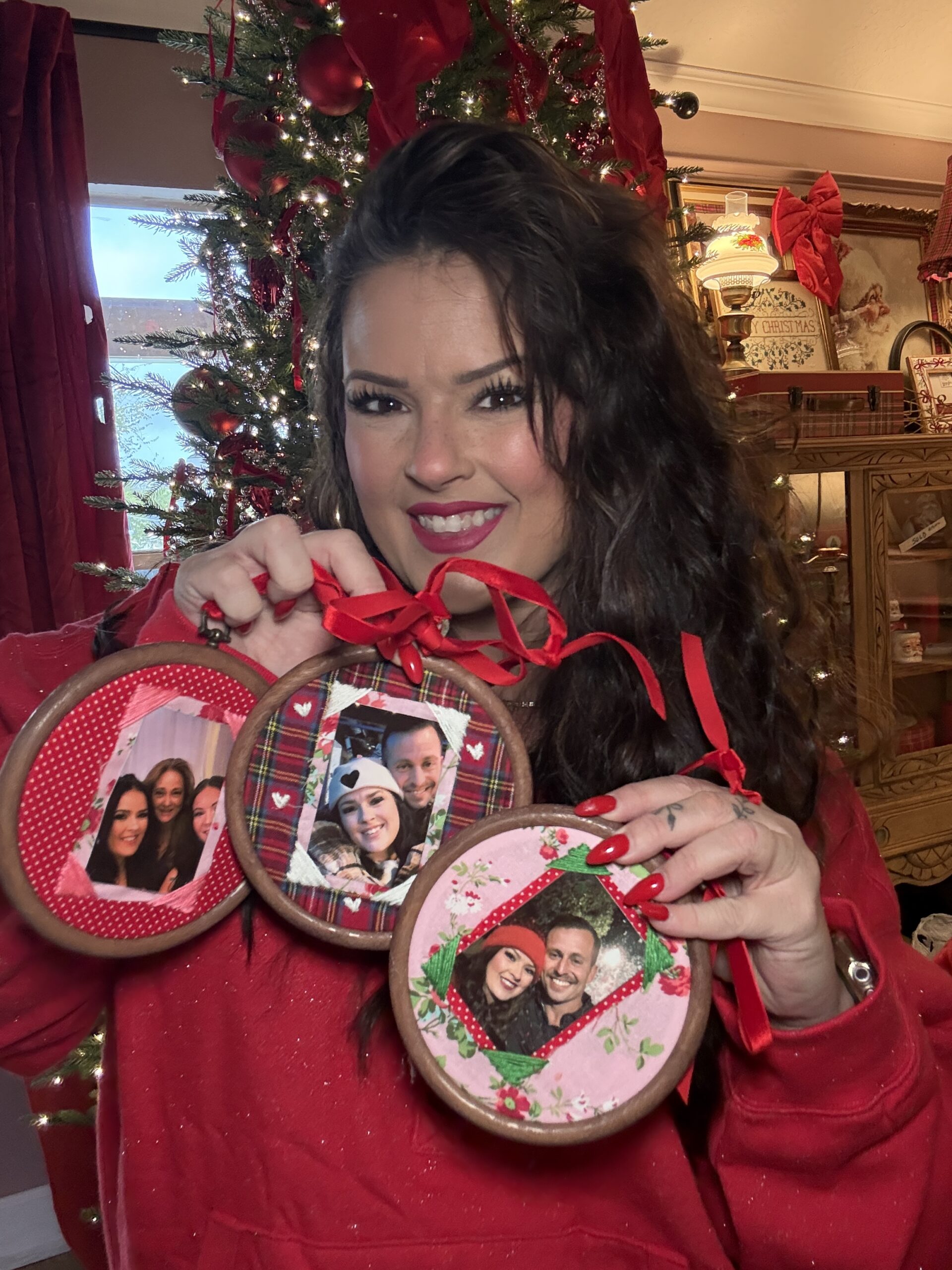 DIY Handmade Photo Ornament Using Embroidery Hoop(Step-by-Step Guide)